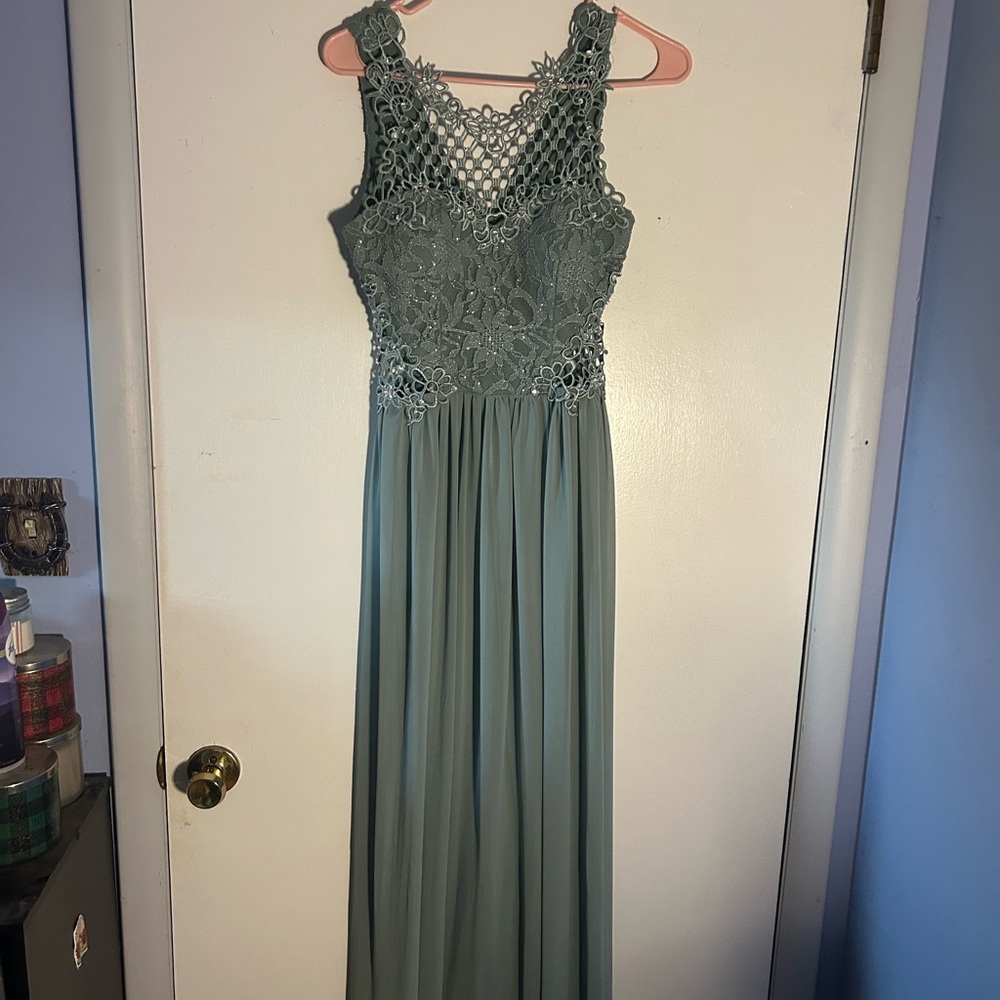 City vibe prom dress only wore once